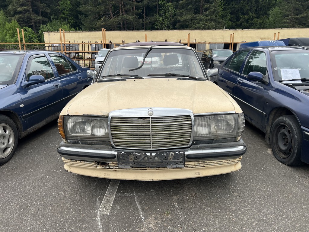 Mercedes-Benz, 200D, 1982