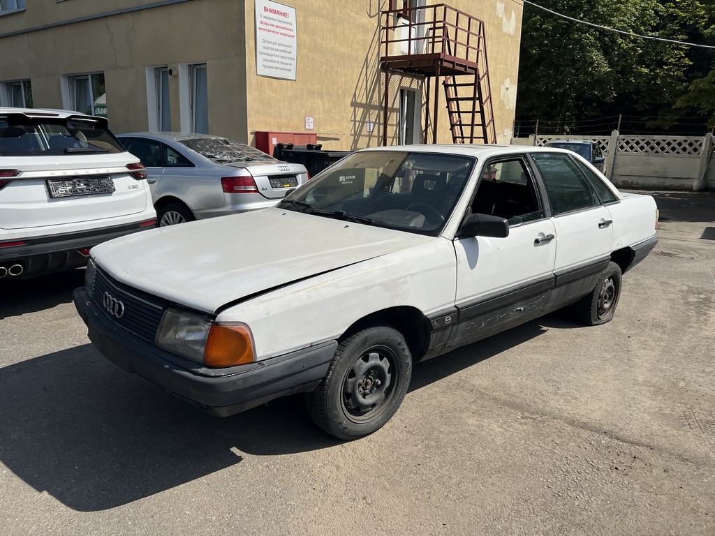 Audi, 100