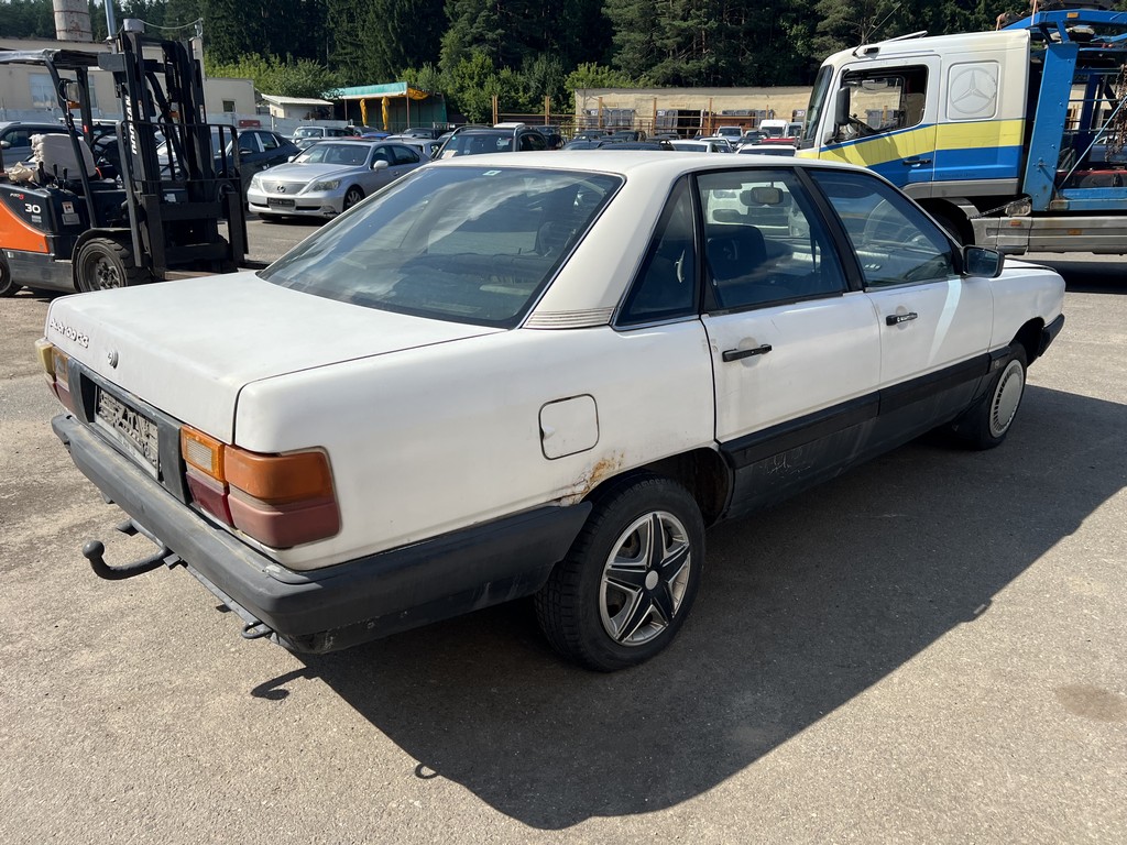 Audi, 100