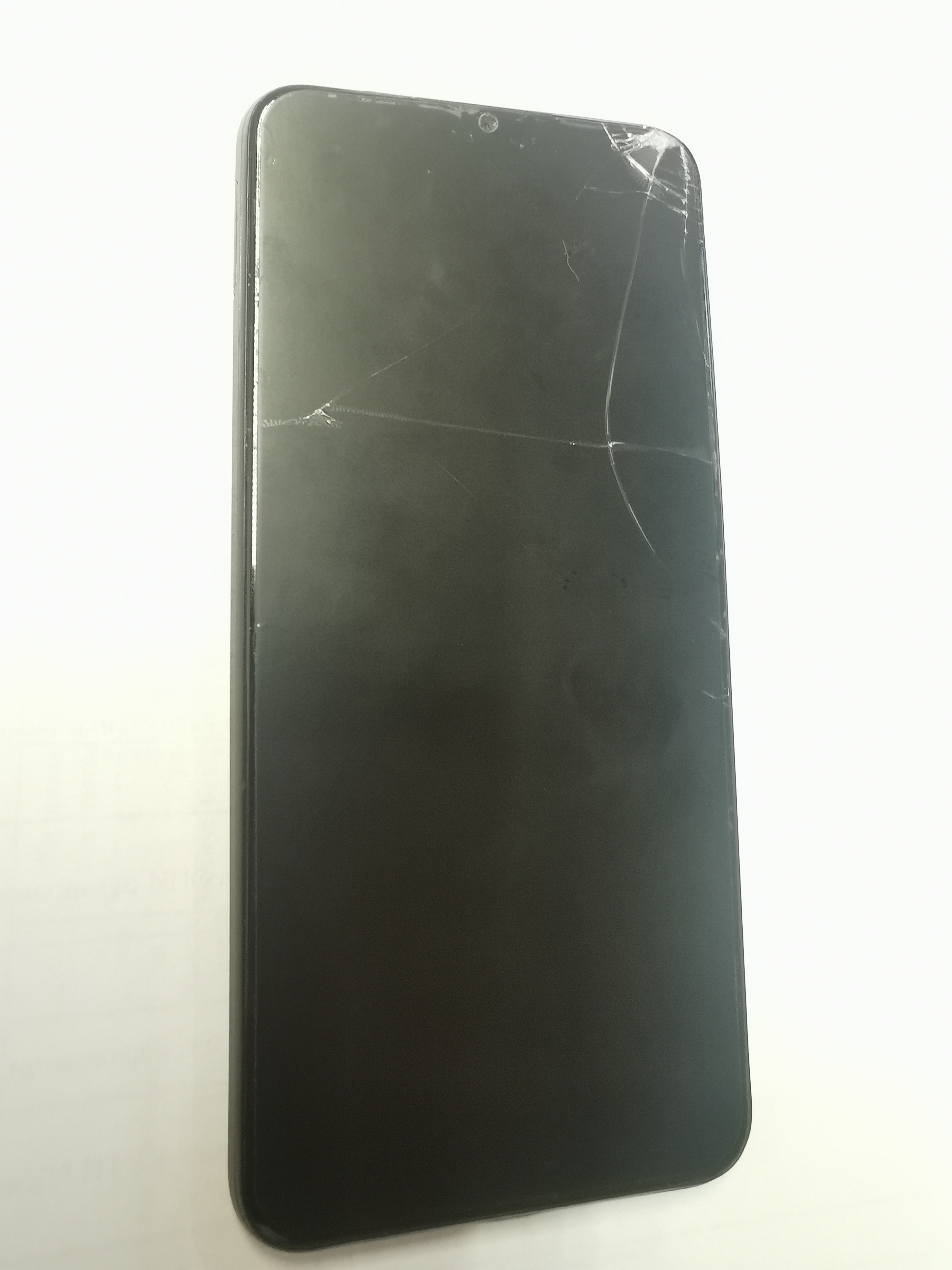 Мобильный телефон Realmе C25Y модель RMX3269 . память 128 ГБ. imei1: 864895052626551. imei2: 864895052626544. в корпусе черно-серого цвета. бывший в употреблении. в рабочем состоянии. Дефекты: на экране трещины и сколы. на корпусе царапины и потертости