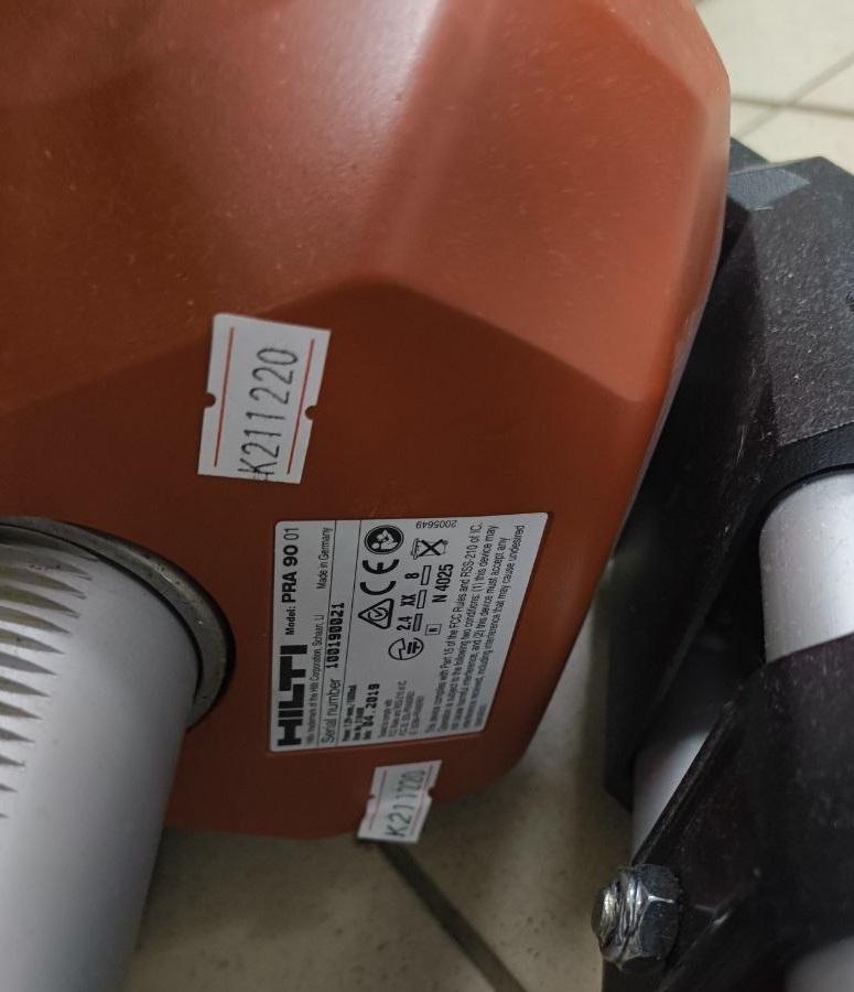 штатив для лазерного нивелира бу Hilti PRA9001 сн 100190021. страна производства - Германия. дата производства - 04.2019. процент износа - 30%. имеются потертости. царапины. Вес 7.7 кг.