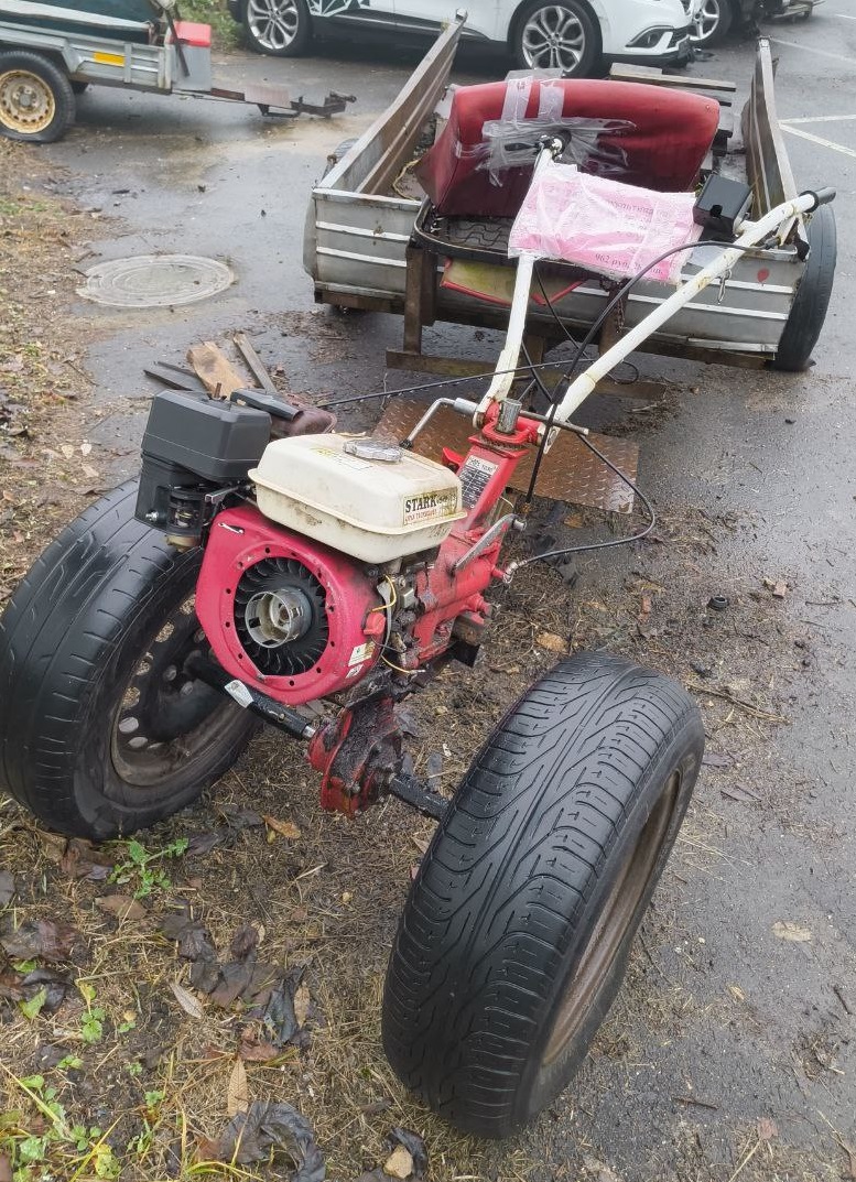Мотокультиватор SHTENLI 1030 красного цвета с прицепом. год выпуска не установлен. б/у