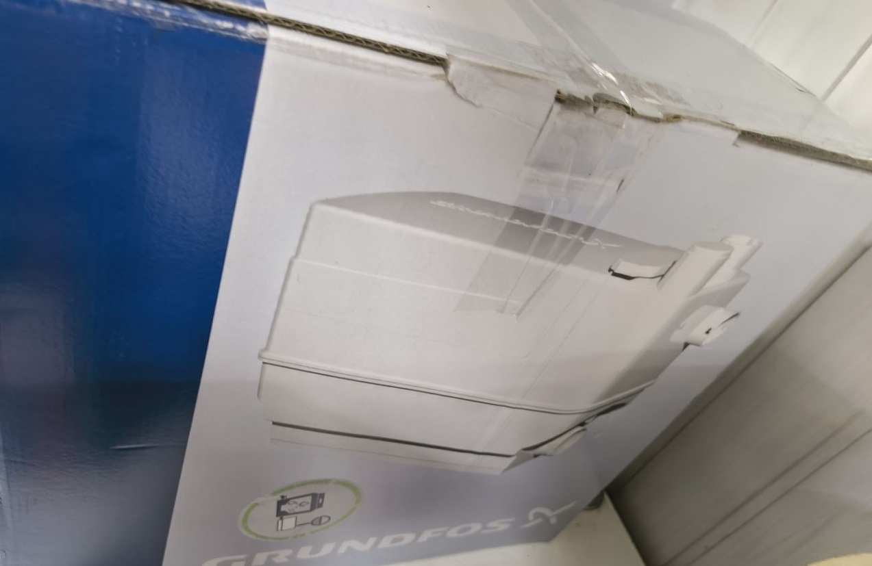 Канализационная насосная станция Grundfos Sololift 2 C-3. арт. 97775317. 220-240V. 50 Hz. 640W. в заводской упаковке. страна производства - Сербия. информация согласно упаковки. Дата изготовления не установлена.