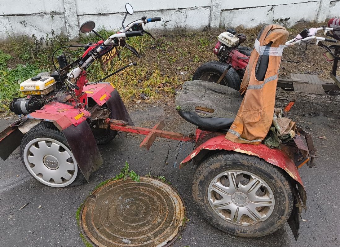 Мотоблок SHTENLI 1030 в сцепке с адаптером (год выпуска не установлен. цвет красный. б/у )
