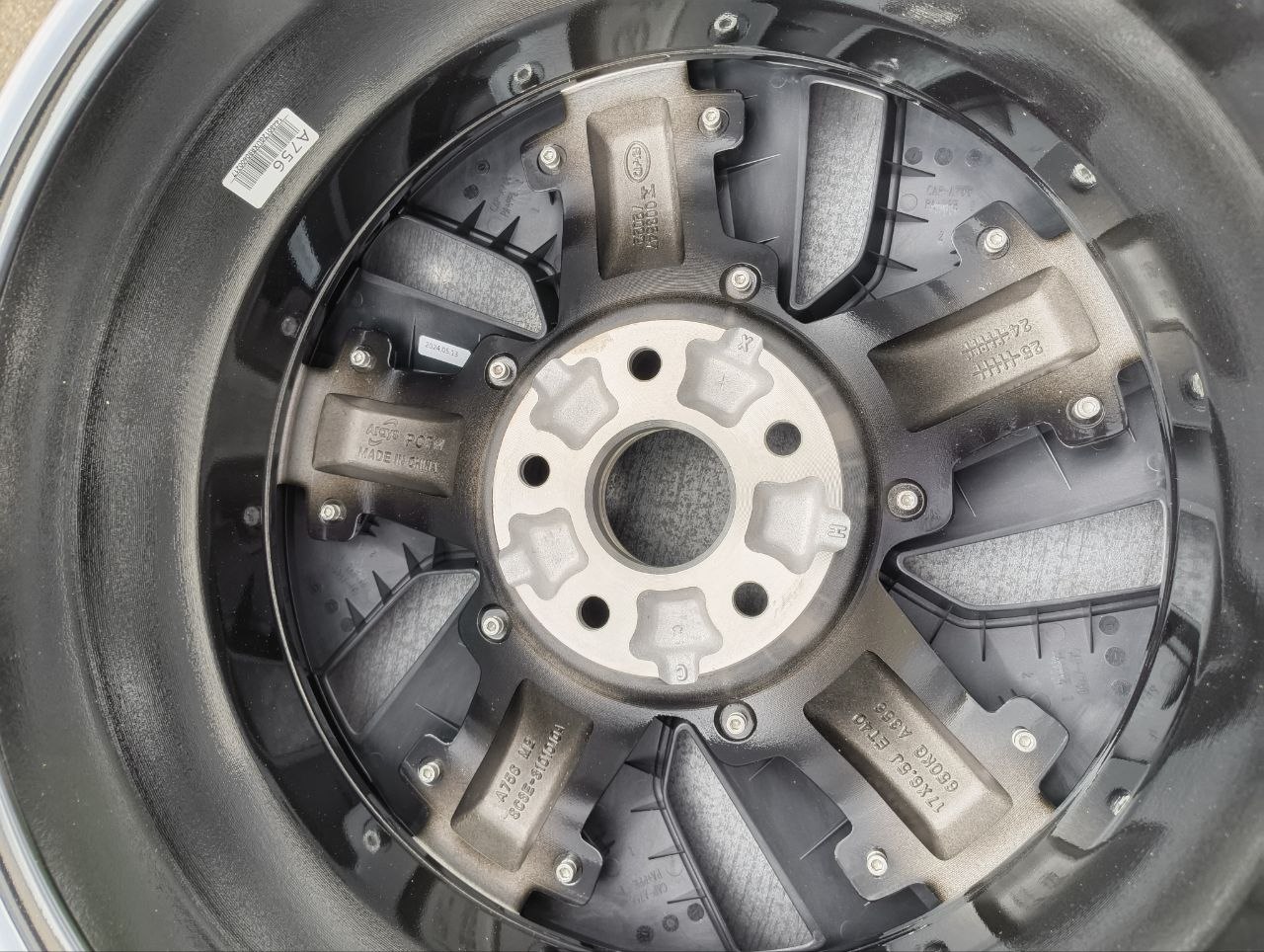 Диск колесный литой FREE 6.5J R17 5x114.3 ET-37