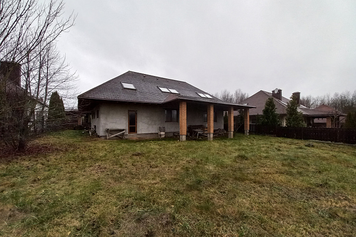 Незавершенное незаконсервированное капитальное строение (Садовый дачный домик) и земельный участок площадью 0,0862 га, расположенные  по адресу: Минская обл., Минский р-н, СТ "Форт" 