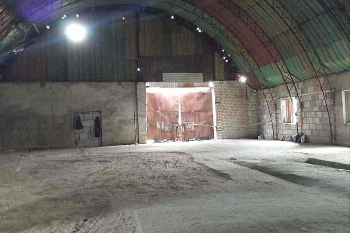 Капитальное строение общей площадью 1266,4 кв.м (наименование - цех деревообработки с АБК), расположенное по адресу: Гродненская область, Новогрудский район,  г. Новогрудок, ул. Советская, 85  