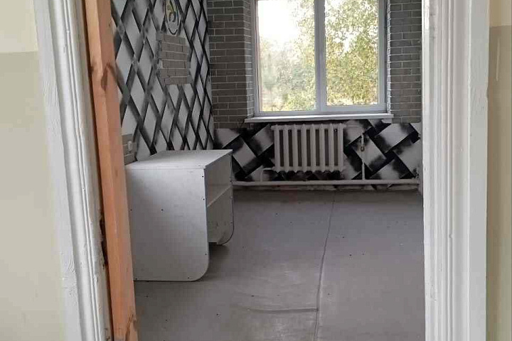 Капитальное строение общей площадью 1266,4 кв.м (наименование - цех деревообработки с АБК), расположенное по адресу: Гродненская область, Новогрудский район,  г. Новогрудок, ул. Советская, 85  