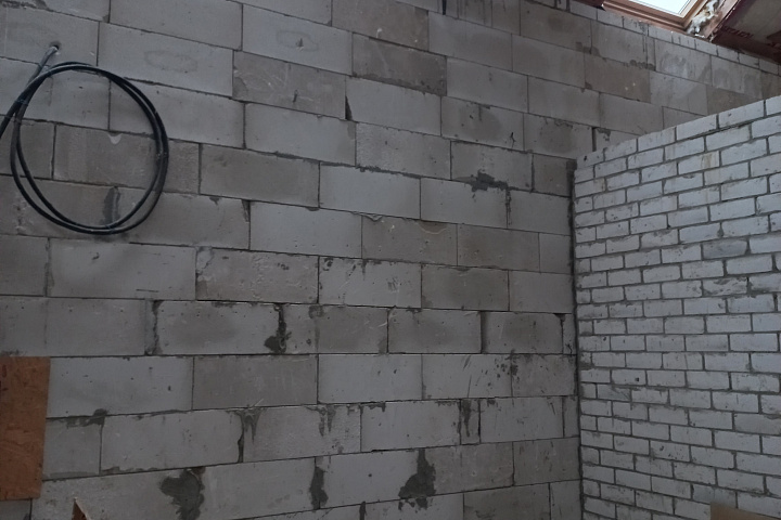 Незавершенное незаконсервированное капитальное строение (Садовый дачный домик) и земельный участок площадью 0,0862 га, расположенные  по адресу: Минская обл., Минский р-н, СТ "Форт" 